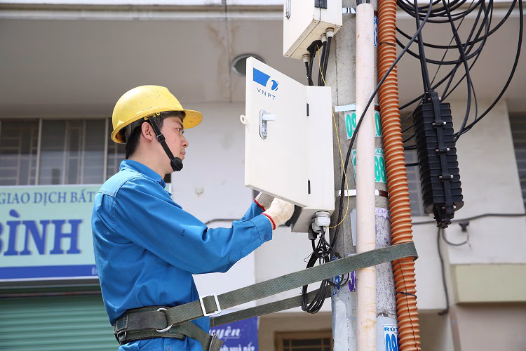 Wifi VNPT Cẩm Lệ
Cẩm Lệ là một trong những quận phát triển nhanh của thành phố Đà Nẵng với nhiều khu dân cư mới, khu đô thị, trường học và doanh nghiệp đang hoạt động sôi động. Sự phát triển này kéo theo nhu cầu sử dụng internet tốc độ cao ngày càng tăng, từ hộ gia đình, sinh viên đến các cơ sở kinh doanh và doanh nghiệp.